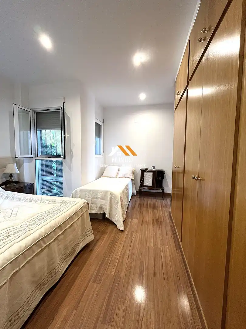 Dormitori de Casa o xalet en venda en Paterna amb Aire condicionat, Calefacció i Jardí privat