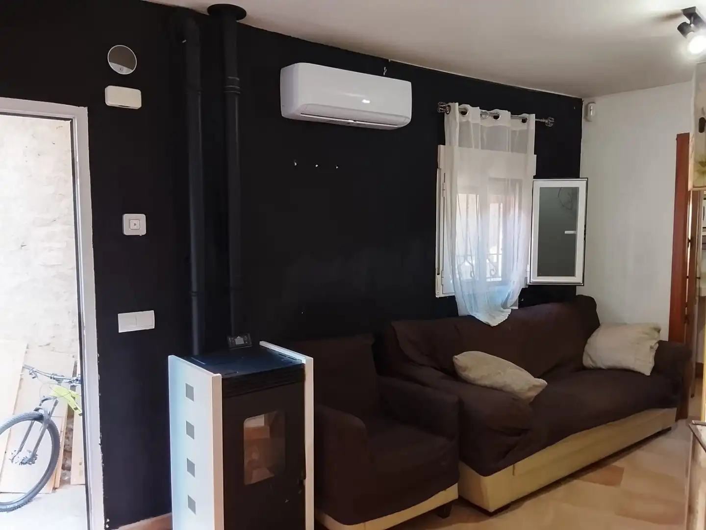 Sala de estar de Dúplex en venta en El Hoyo de Pinares  con Aire acondicionado, Calefacción y Terraza