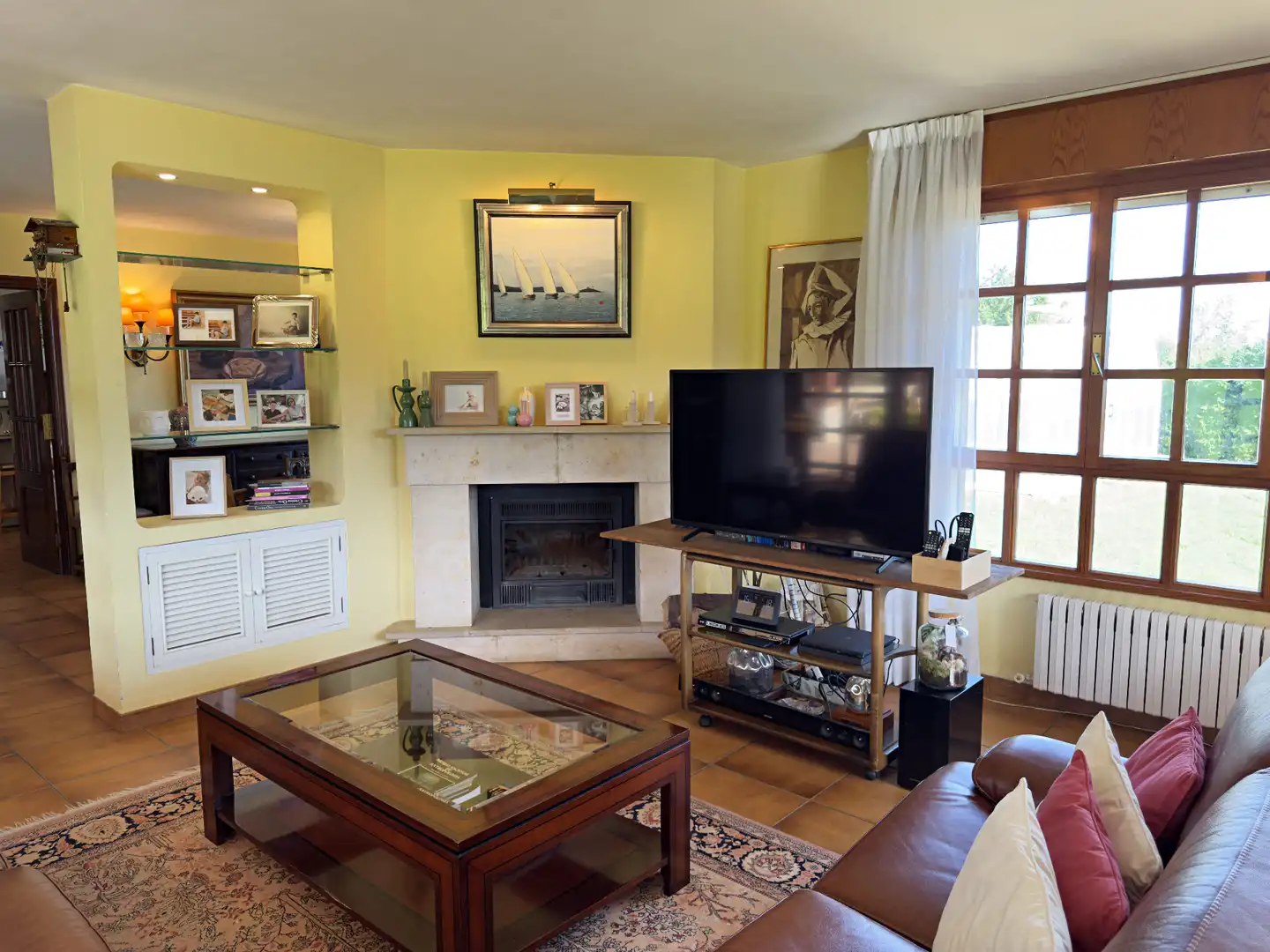 Sala d'estar de Casa o xalet en venda en Gijón  amb Calefacció, Parquet i Terrassa