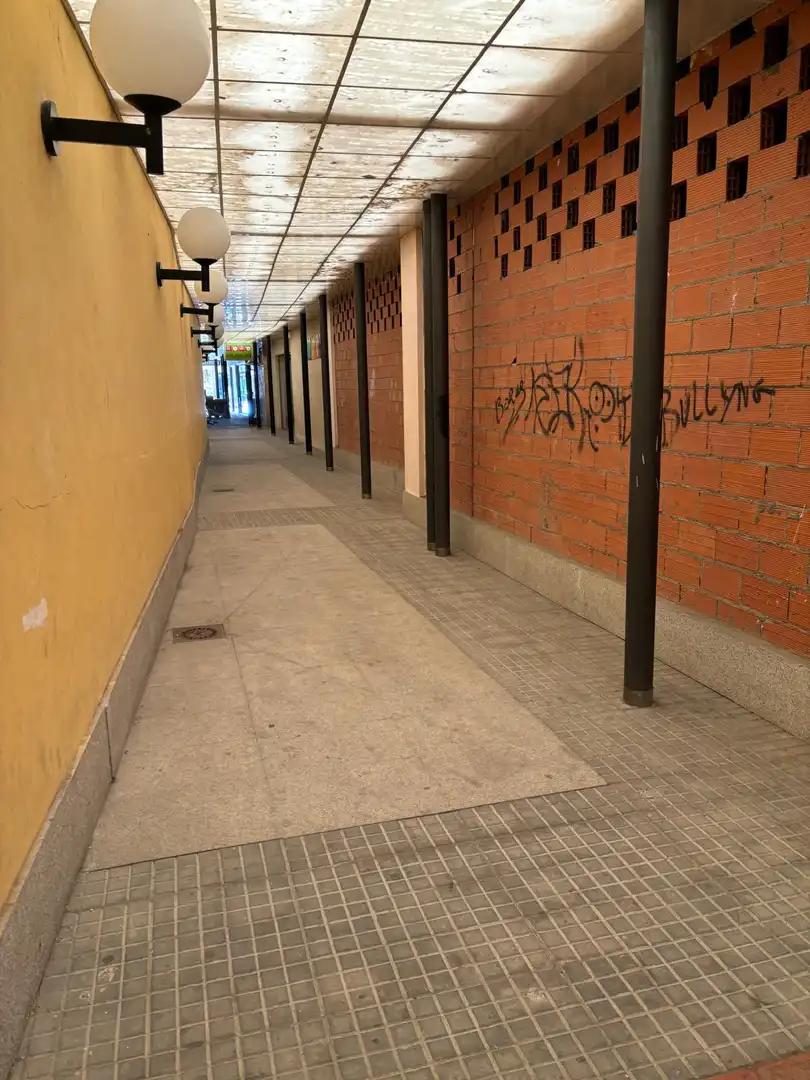 Local comercial en venta en La Bañeza, imagen 2