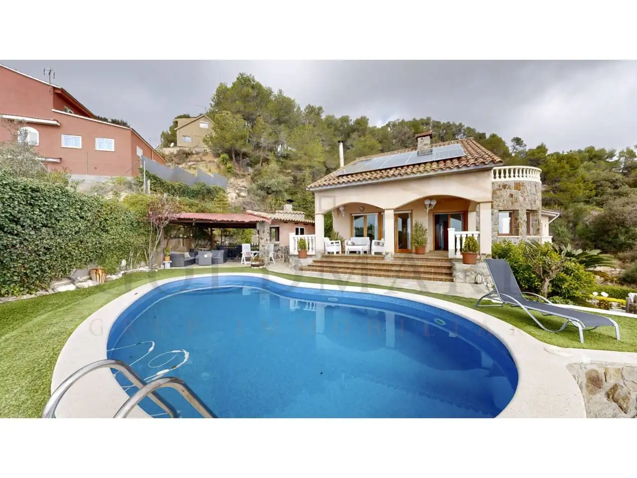 Piscina de Casa o xalet en venda en Corbera de Llobregat amb Aire condicionat, Calefacció i Jardí privat