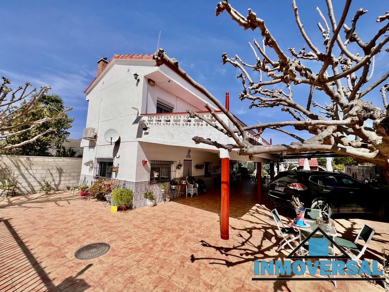 Exterior view of House or chalet for sale in Pastriz  with Air Conditioner, Heating and Private garden