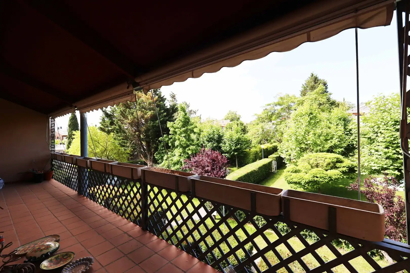 Terraza de Dúplex en venta en San Lorenzo de El Escorial con Calefacción, Terraza y Piscina comunitaria