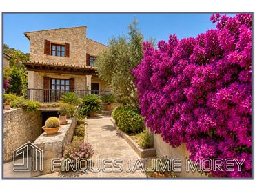 Villa con giardino in vendita a Calle Santa Llúcia 1