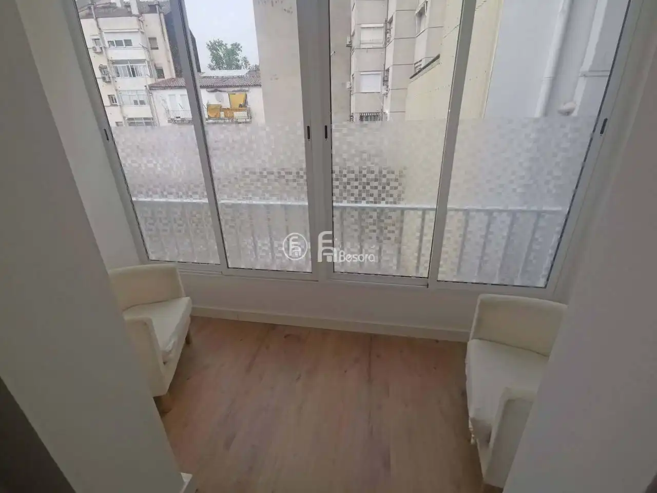 Apartments for sale in Calle Joan Baget, Instituts - Universitat