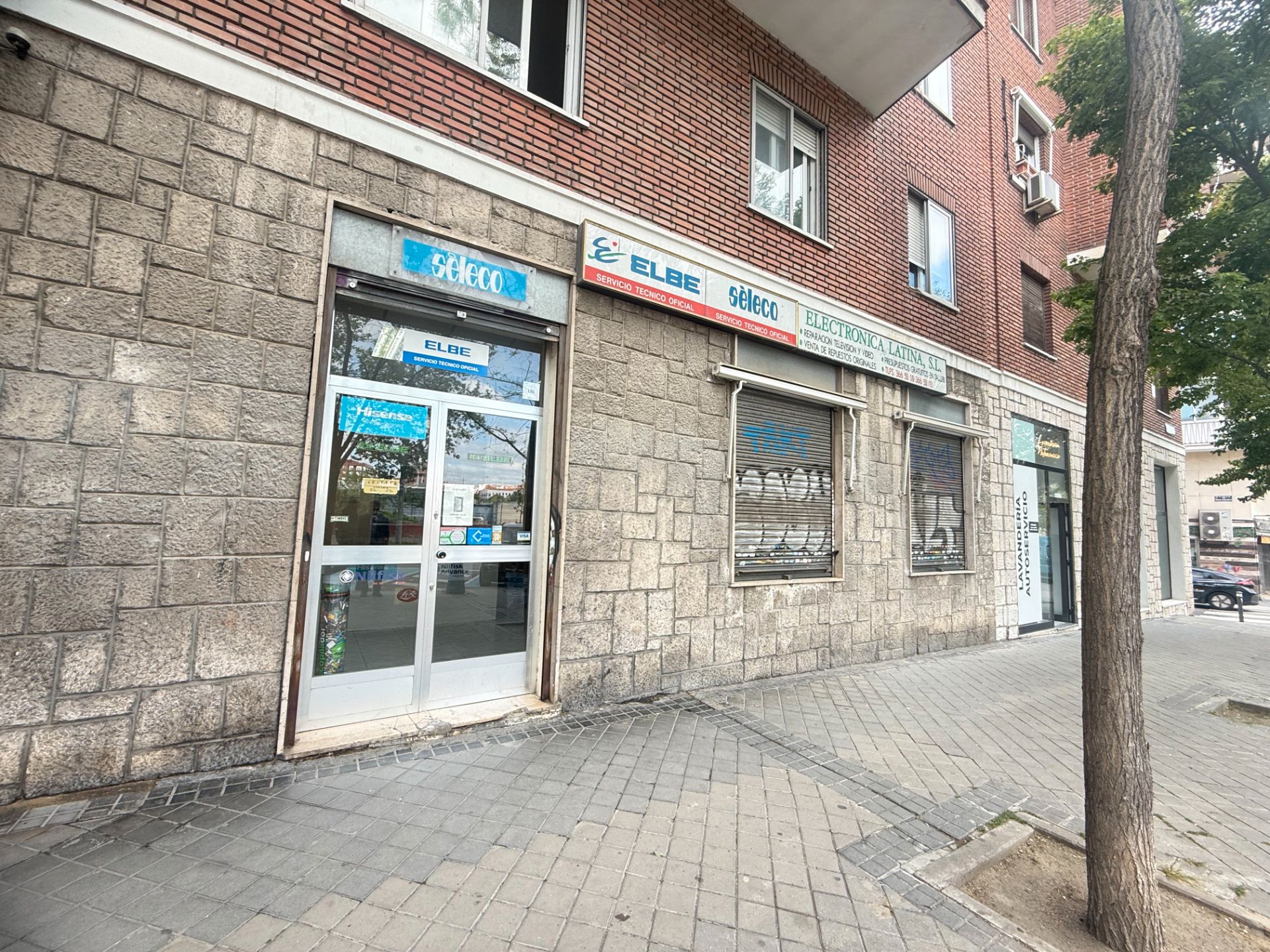 Exterior view of Premises for sale in  Madrid Capital
