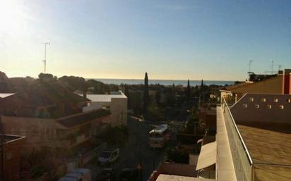 Vista exterior de Àtic en venda en Calafell amb Calefacció i Terrassa