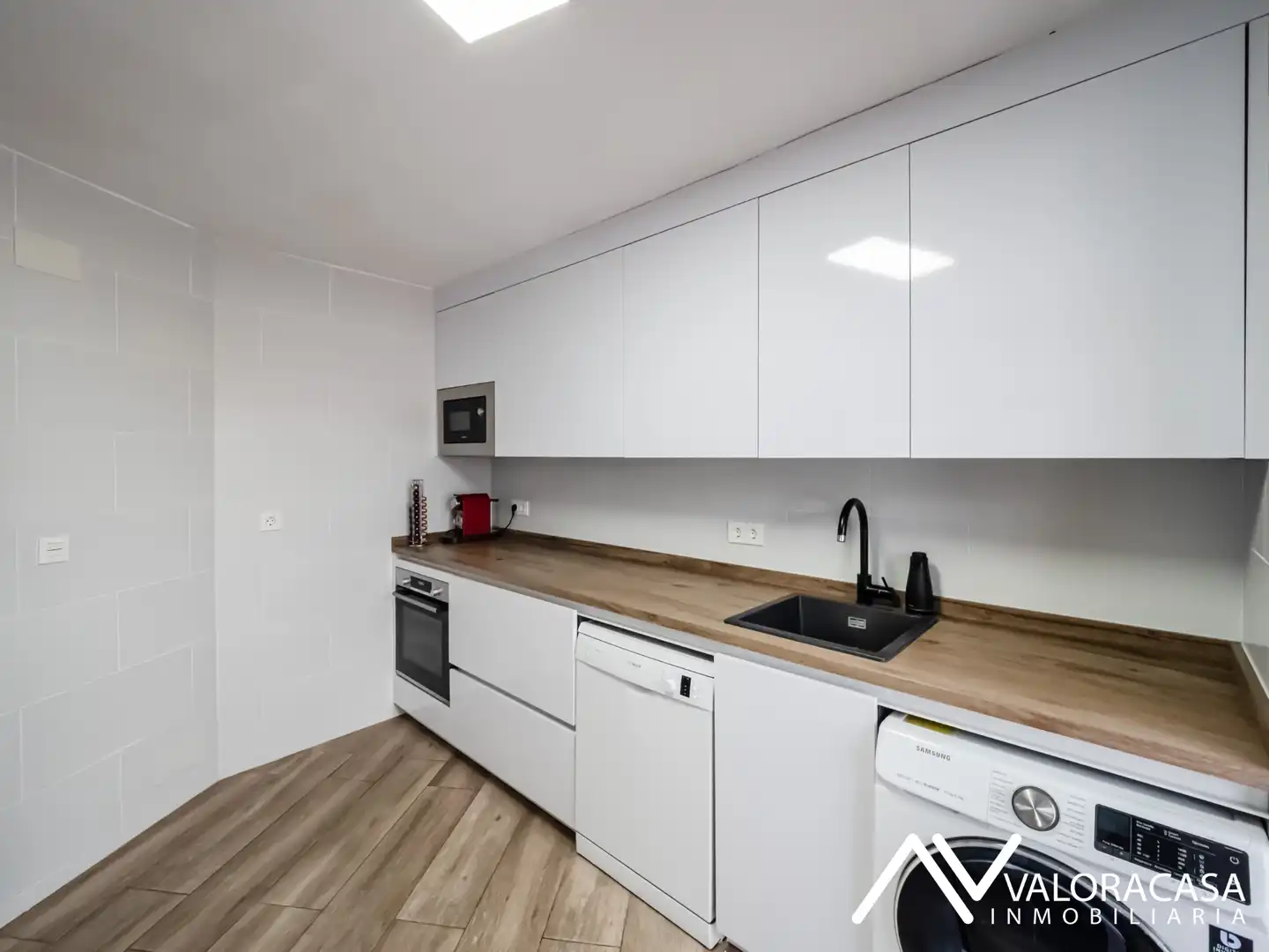 Cuina de Casa o xalet en venda en Cártama amb Aire condicionat, Terrassa i Moblat