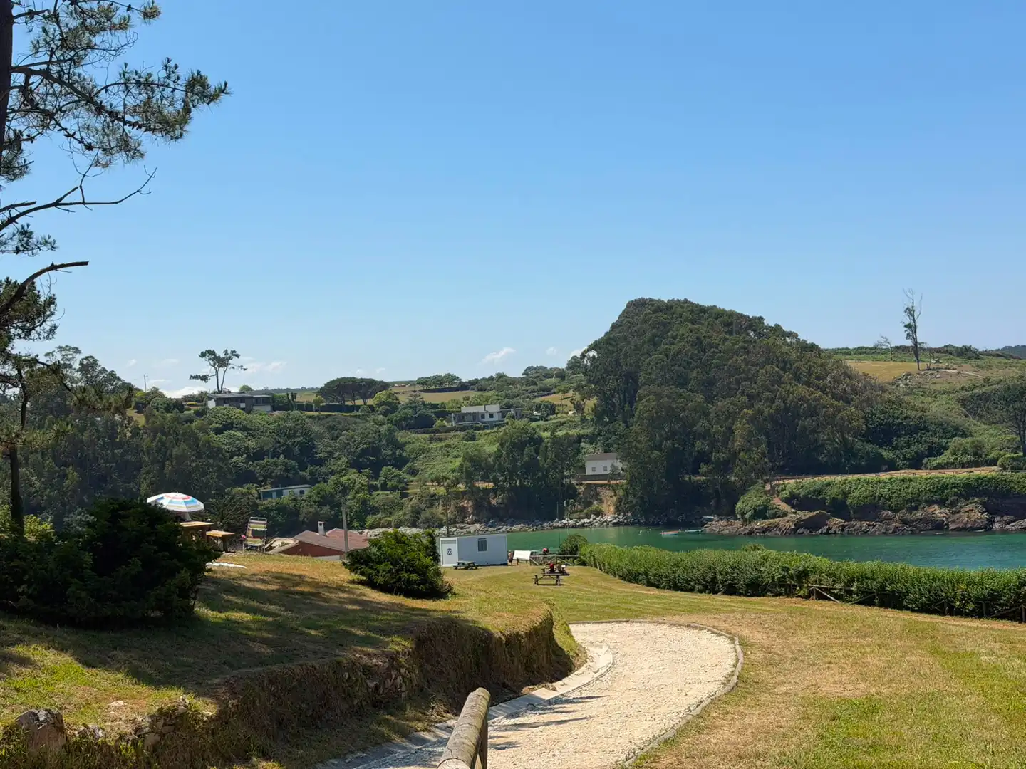 Vista exterior de Planta baja de alquiler en El Franco  con Calefacción, Jardín privado y Parquet