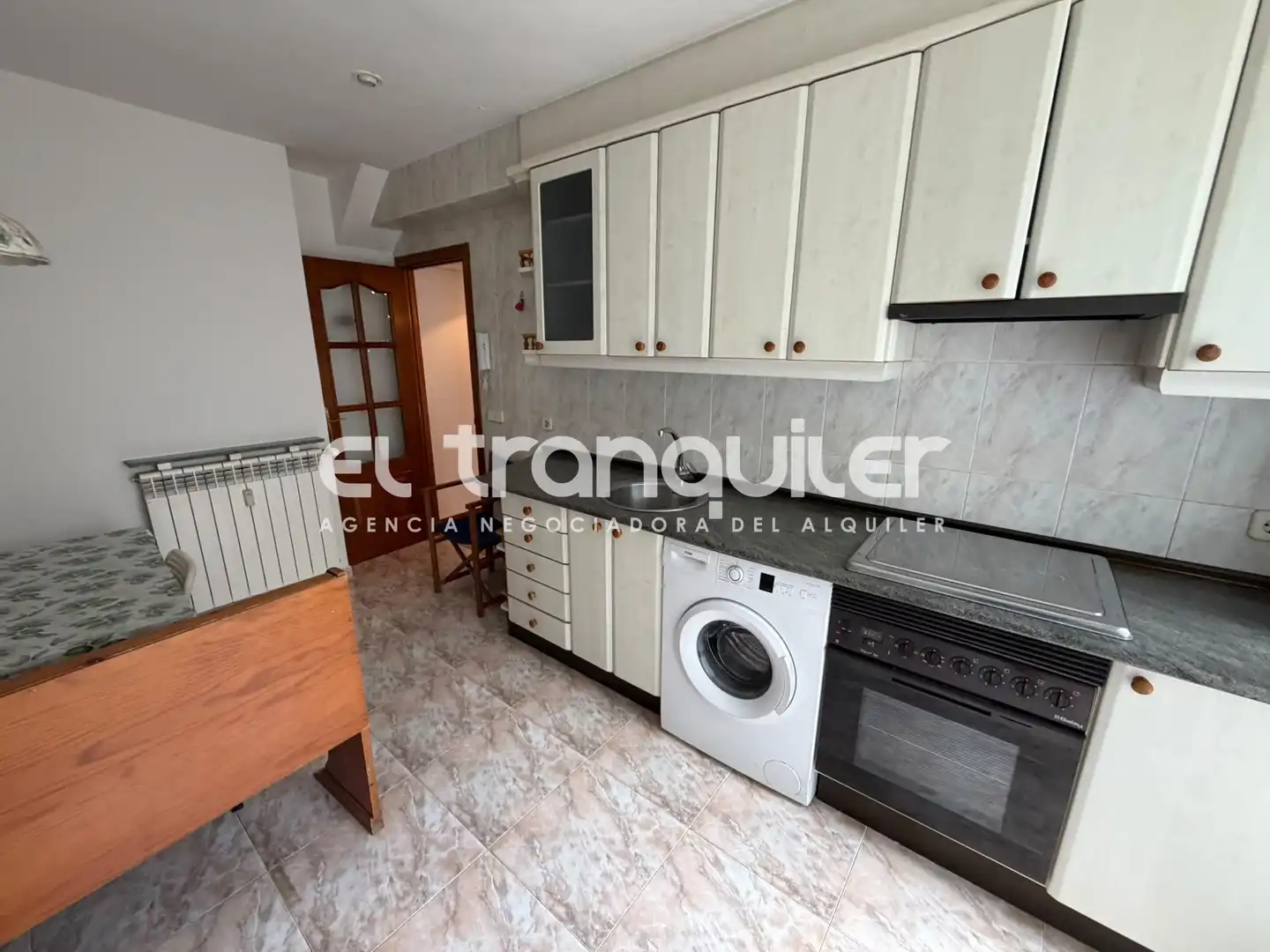 Kitchen of Flat for rent in Madrid  with Air Conditioner, Parquet flooring and Terrace
