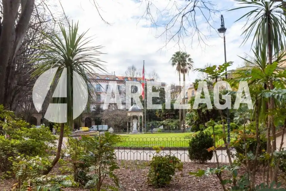 Jardí de Local de lloguer en Donostia - San Sebastián 