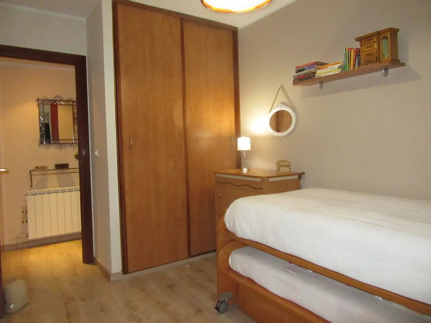 Dormitori de Apartament en venda en Sabiñánigo amb Calefacció, Terrassa i Traster