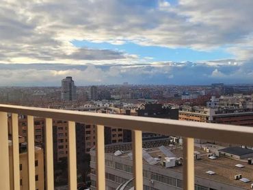 Flat with pool for sale in Arganzuela