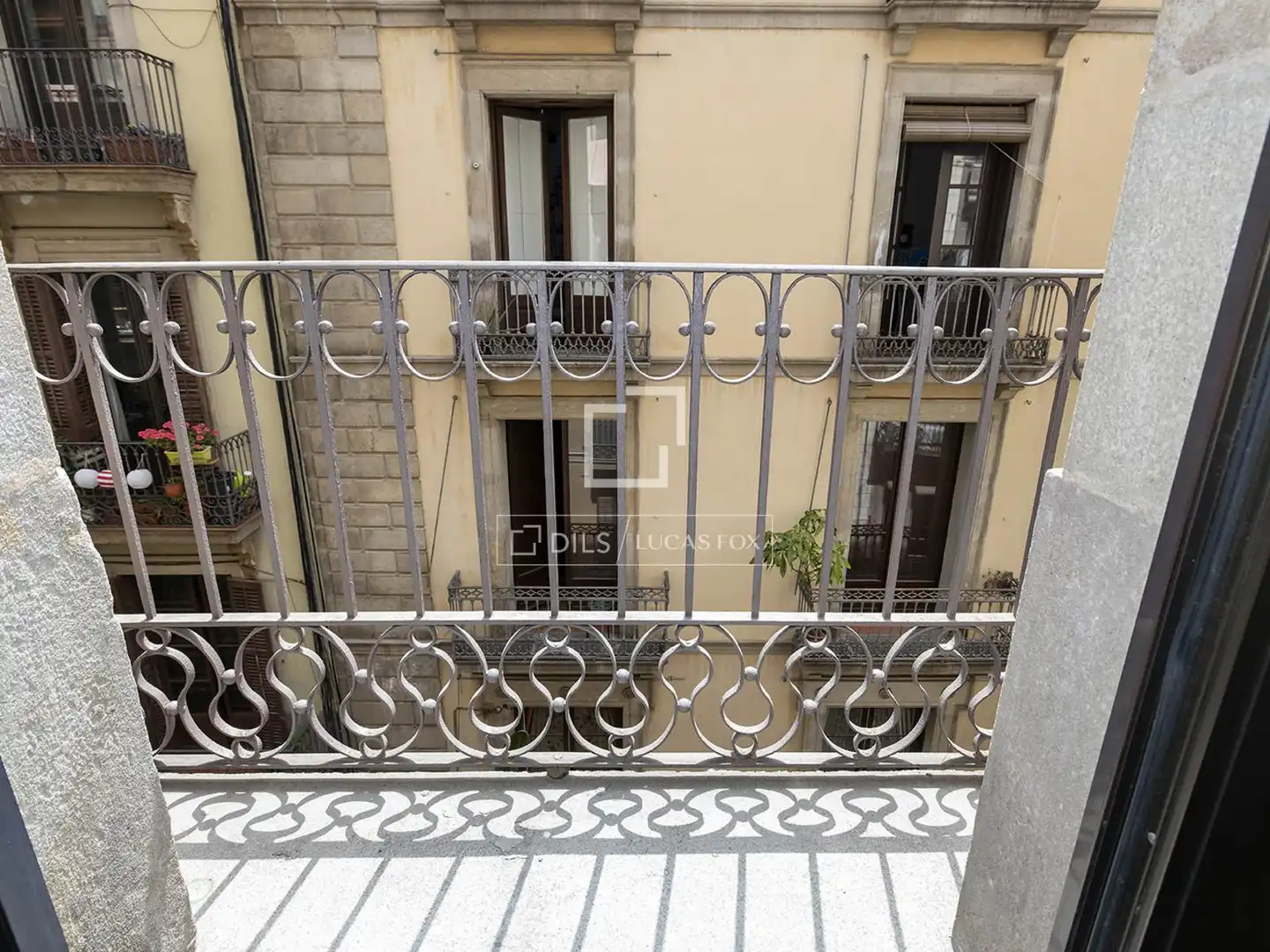 Terrassa de Pis en venda en Barcelona amb Aire condicionat i Balcó
