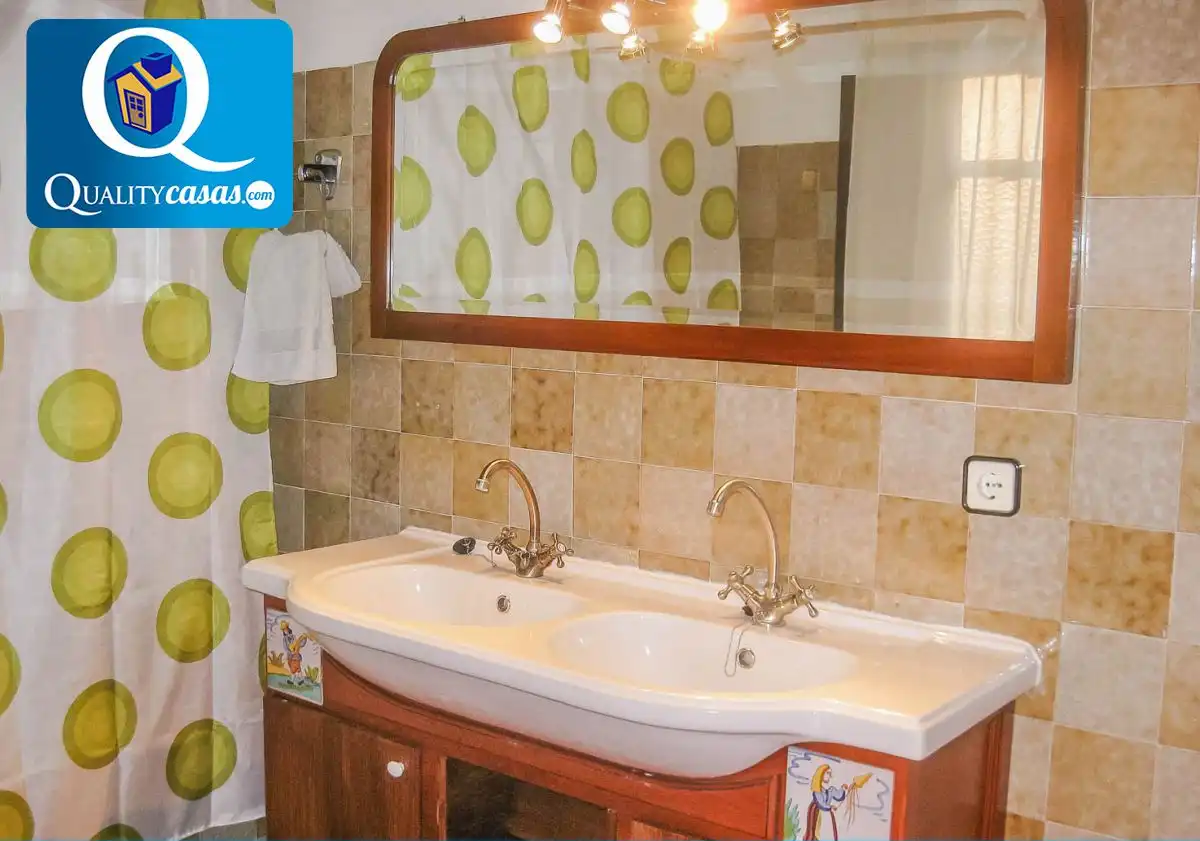 Bathroom of Houses for sale in Aigües  with Heating, Terrace and Storage room