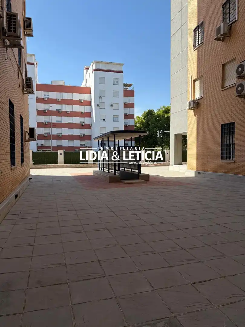 Vista exterior de Piso en venta en Sevilla