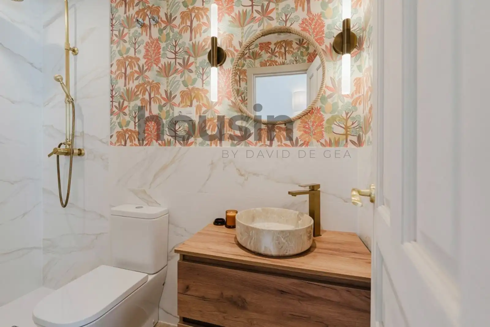 Bathroom of Flat for sale in Madrid  with Air Conditioner, Heating and Parquet flooring