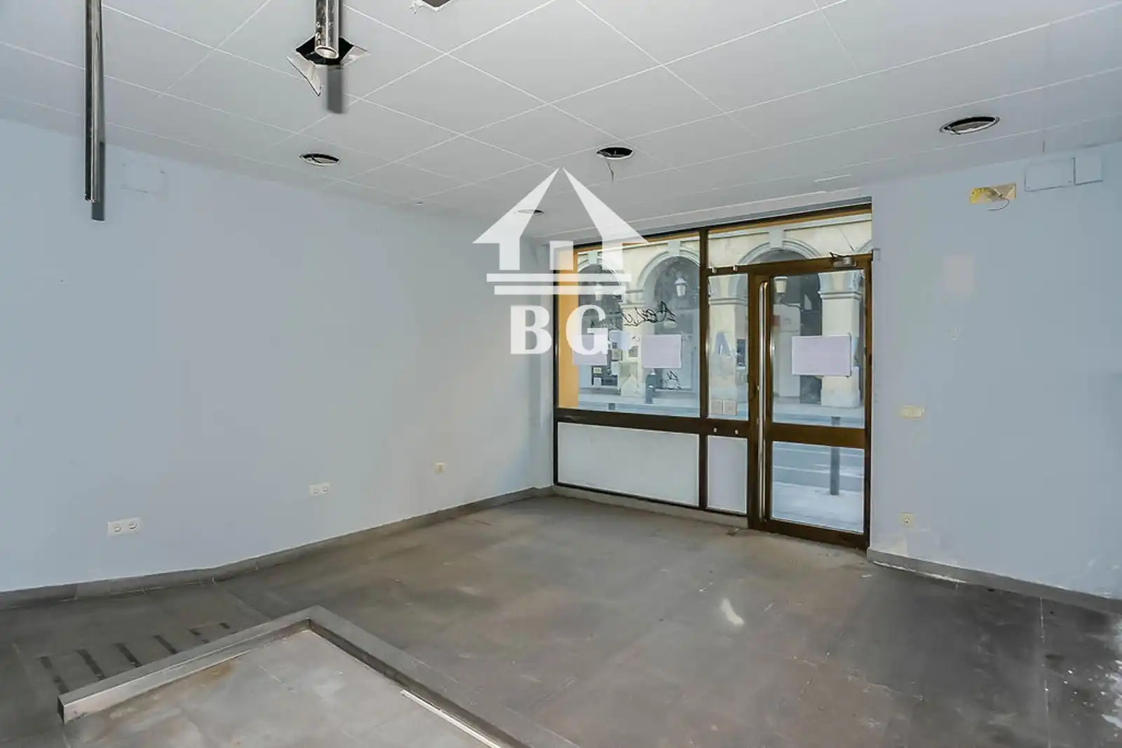Local commercial à vendre à Les Voltes, imagen 2