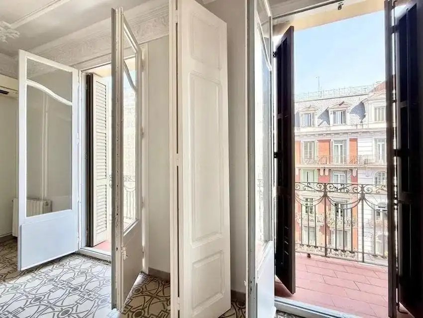 Appartamento con terrazza in vendita a Calle MUNTANER, imagen 3