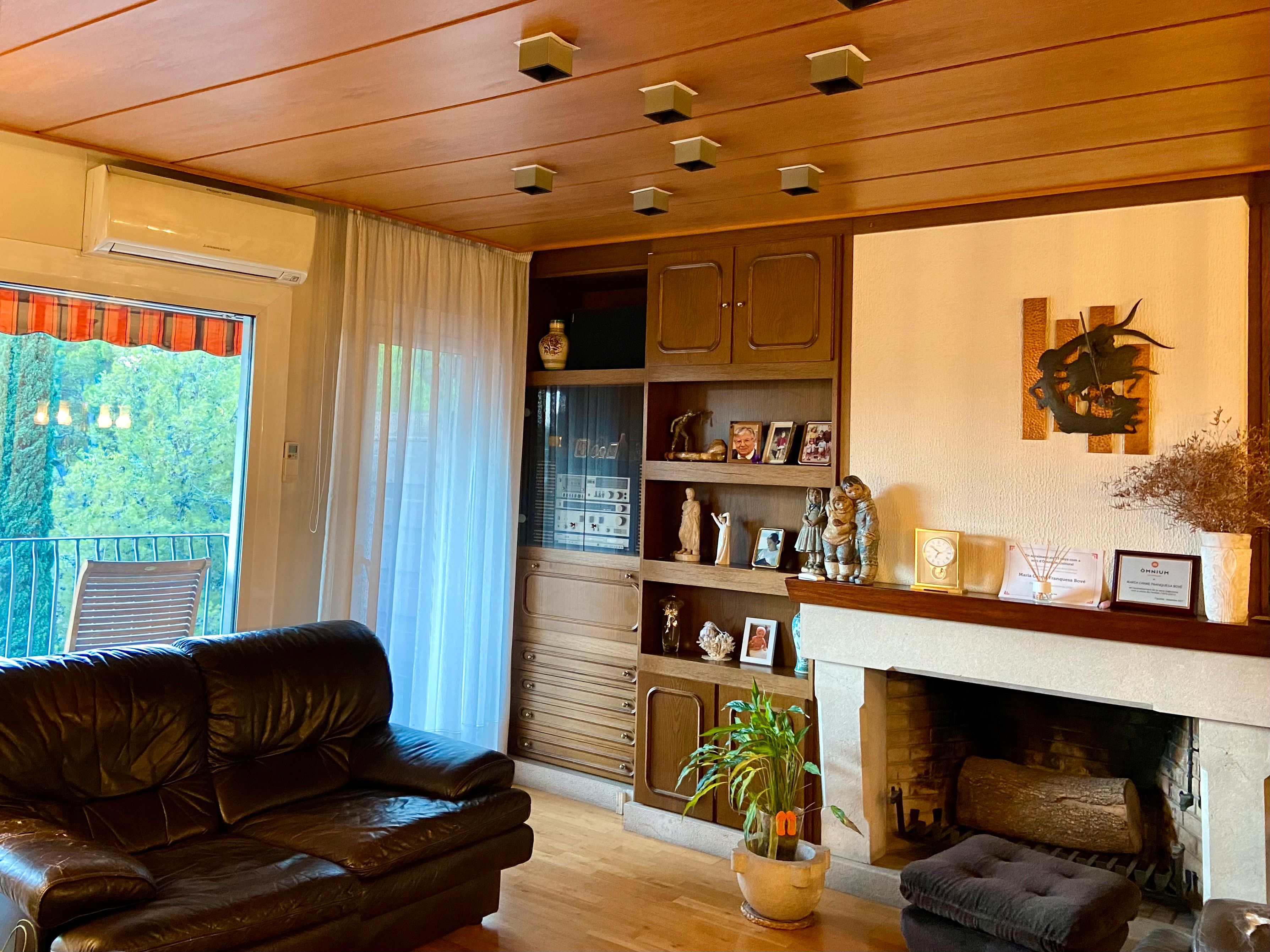 Living room of Flat for sale in Figueres  with Heating, Terrace and Furnished
