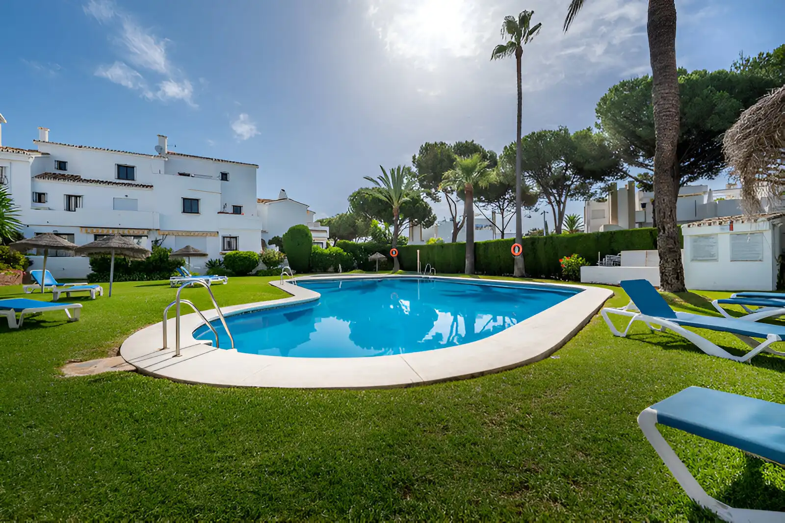Jardí de Casa adosada en venda en Marbella amb Calefacció, Terrassa i Piscina