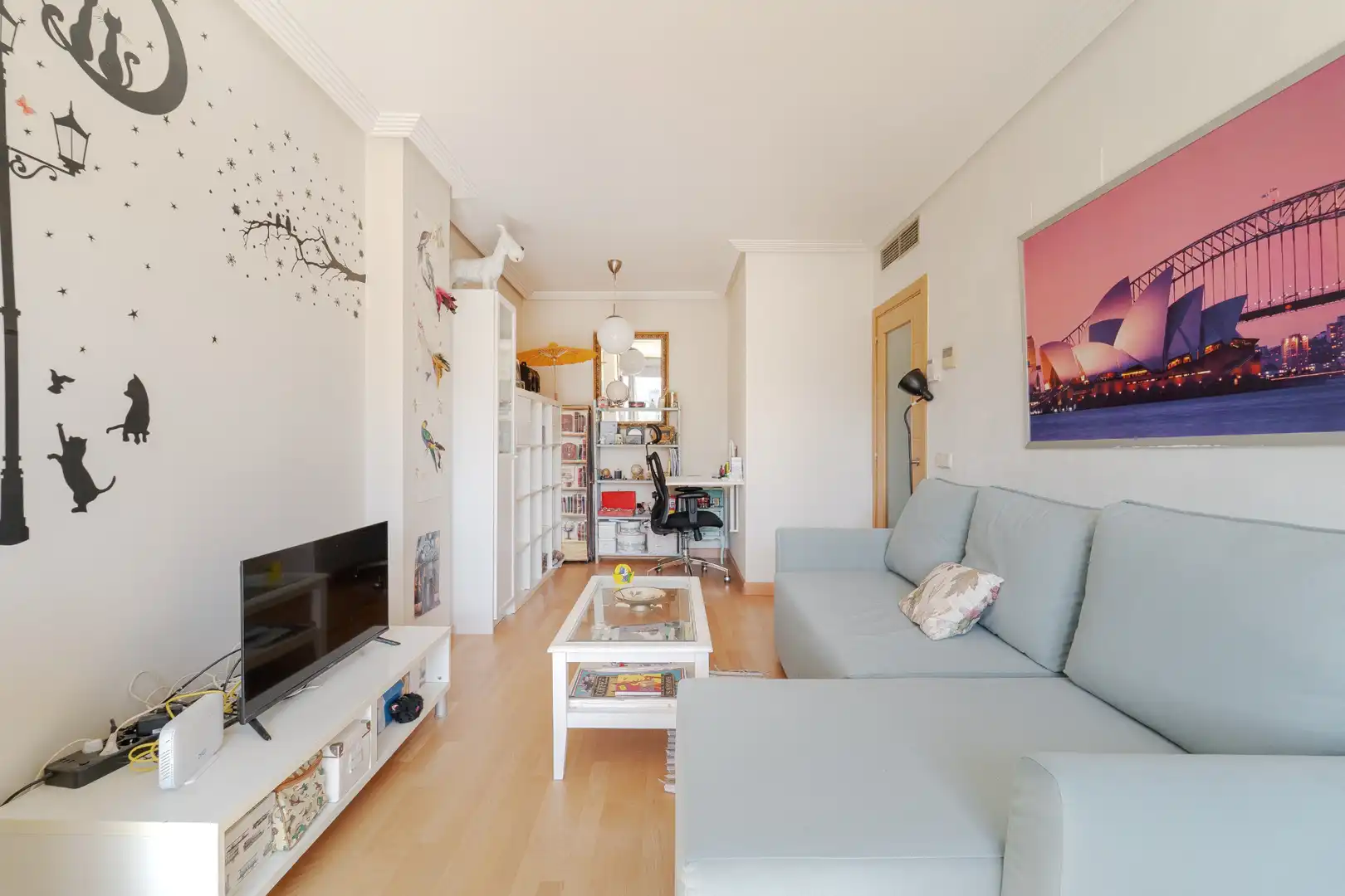 Living room of Flat for sale in Madrid  with Air Conditioner, Heating and Storage room