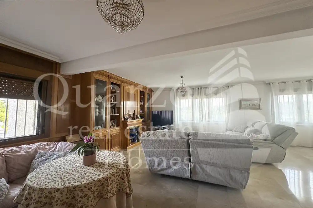Living room of Houses for sale in Villaviciosa de Odón  with Air Conditioner, Heating and Private garden