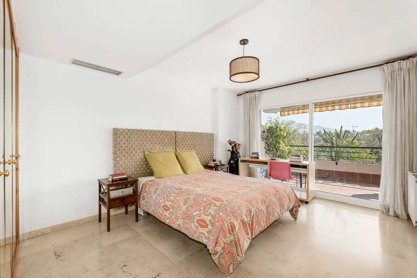 Habitación de Ático en venta en Marbella con Aire acondicionado, Calefacción y Terraza