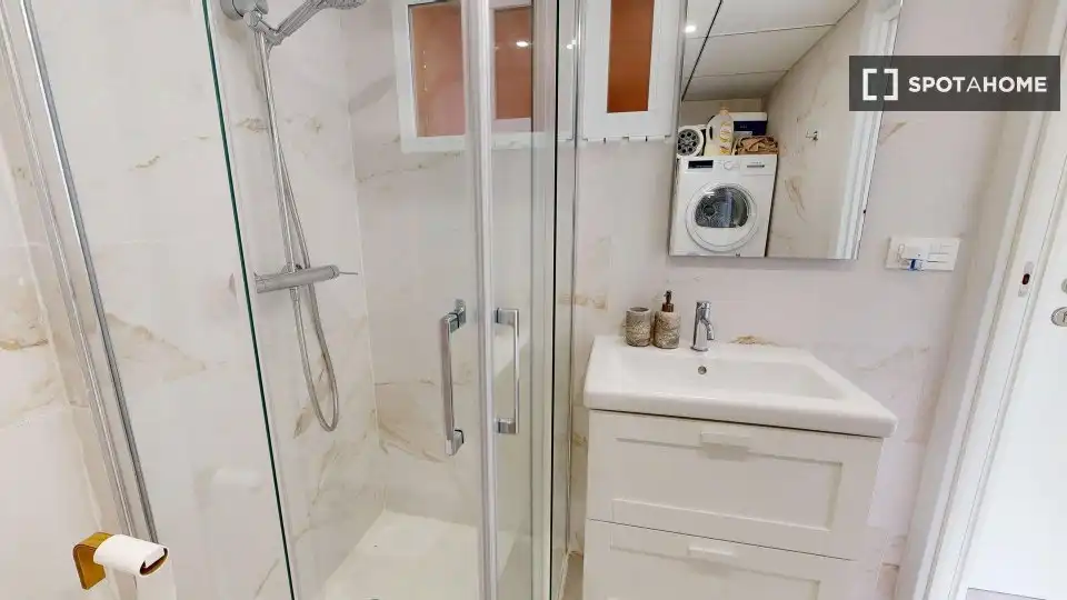 Room in Poble Nou - Montiboli