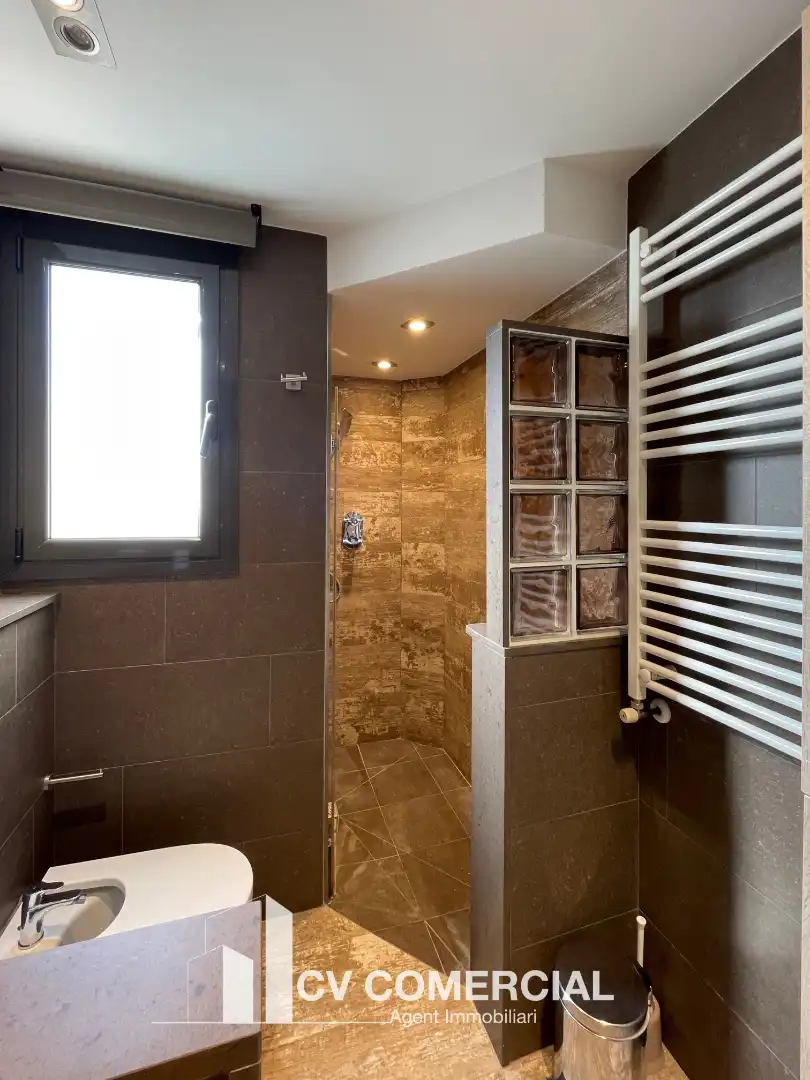 Bathroom of Flat for sale in Barcelona  with Air Conditioner, Heating and Parquet flooring