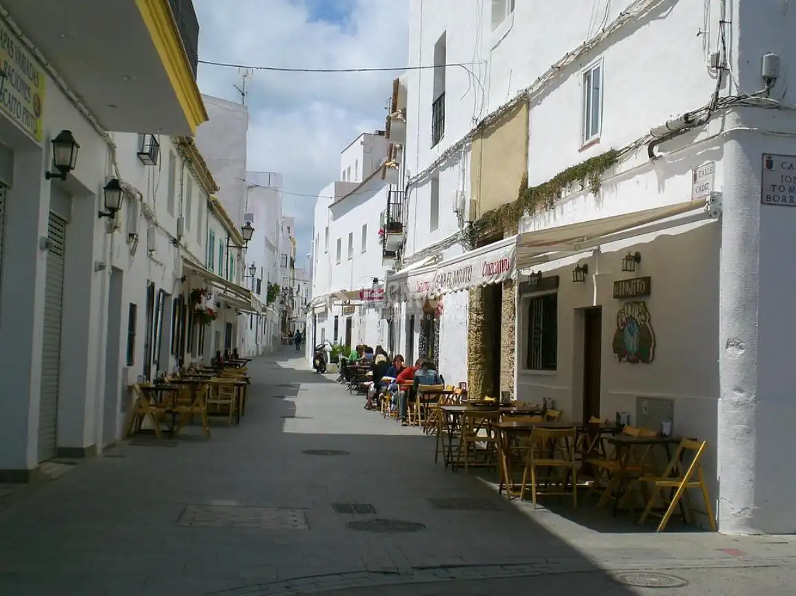 Vista exterior de Pis en venda en Conil de la Frontera amb Aire condicionat, Calefacció i Traster