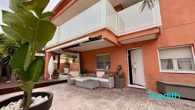 Terrassa de Casa o xalet en venda en Cunit amb Aire condicionat, Calefacció i Jardí privat