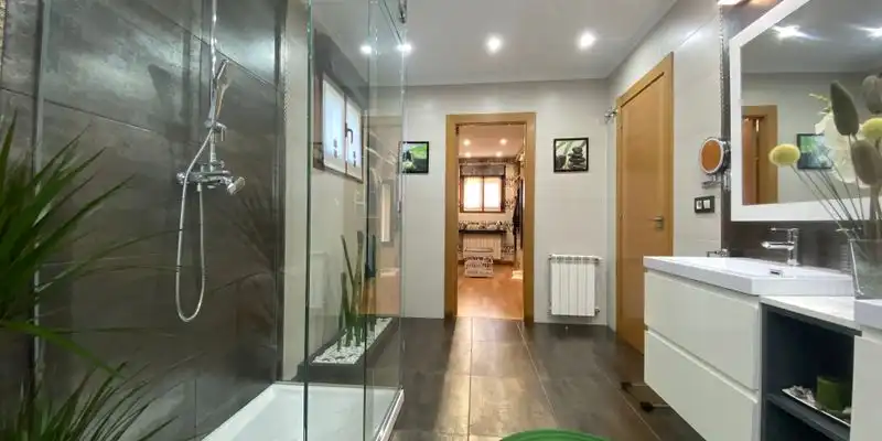 Baño de Casa o chalet en venta en Siero con Jardín privado, Terraza y Trastero