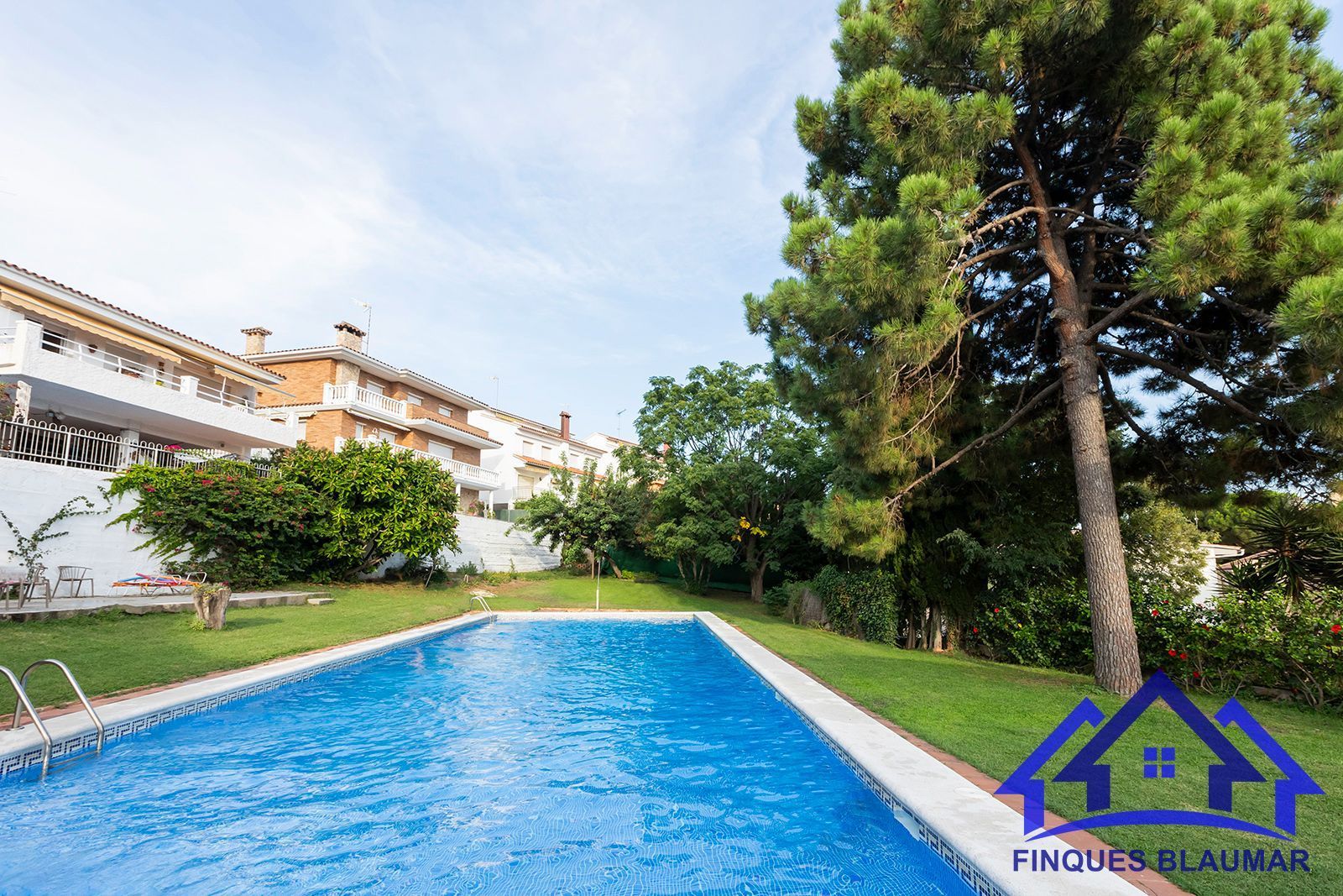 Swimming pool of Apartment for sale in Arenys de Mar  with Air Conditioner, Terrace and Storage room