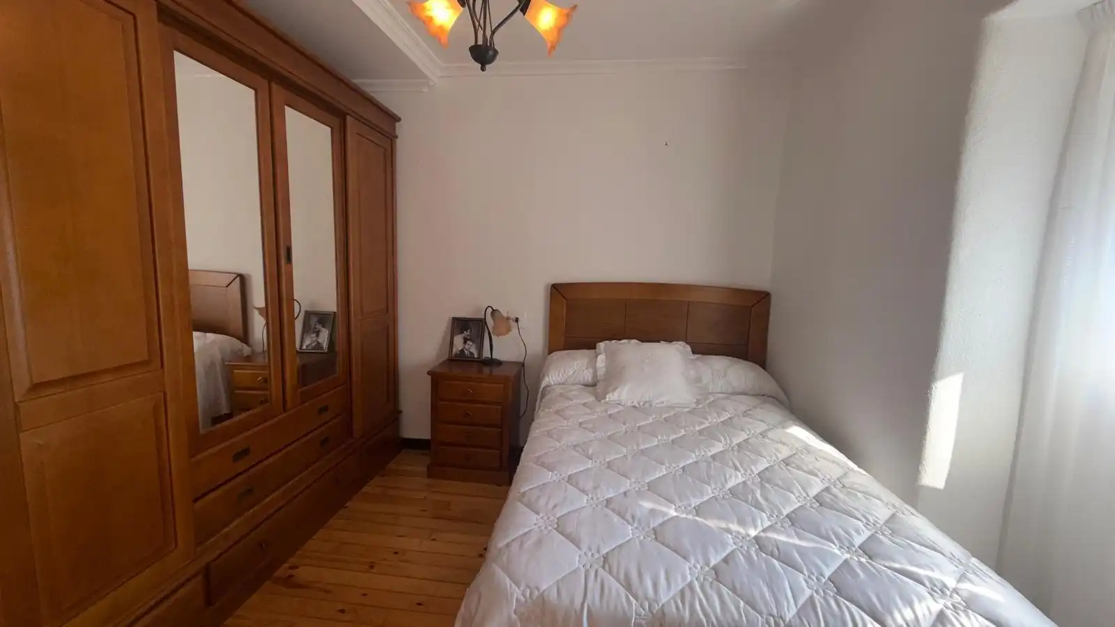 Dormitori de Casa o xalet de lloguer en Trasmiras amb Calefacció, Moblat i Balcó