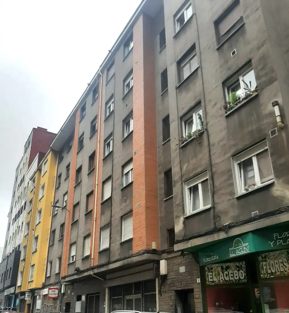 Vista exterior de Pis en venda en Gijón  amb Parquet