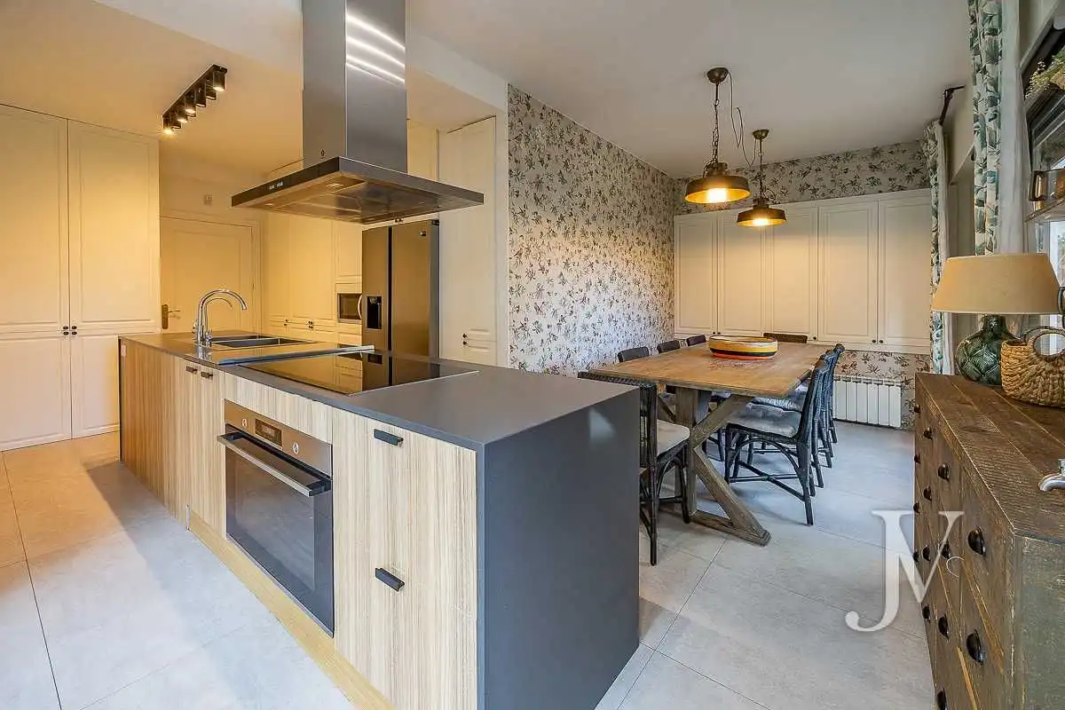 Cocina de Casa o chalet en venta en Ciudalcampo con Aire acondicionado, Calefacción y Jardín privado