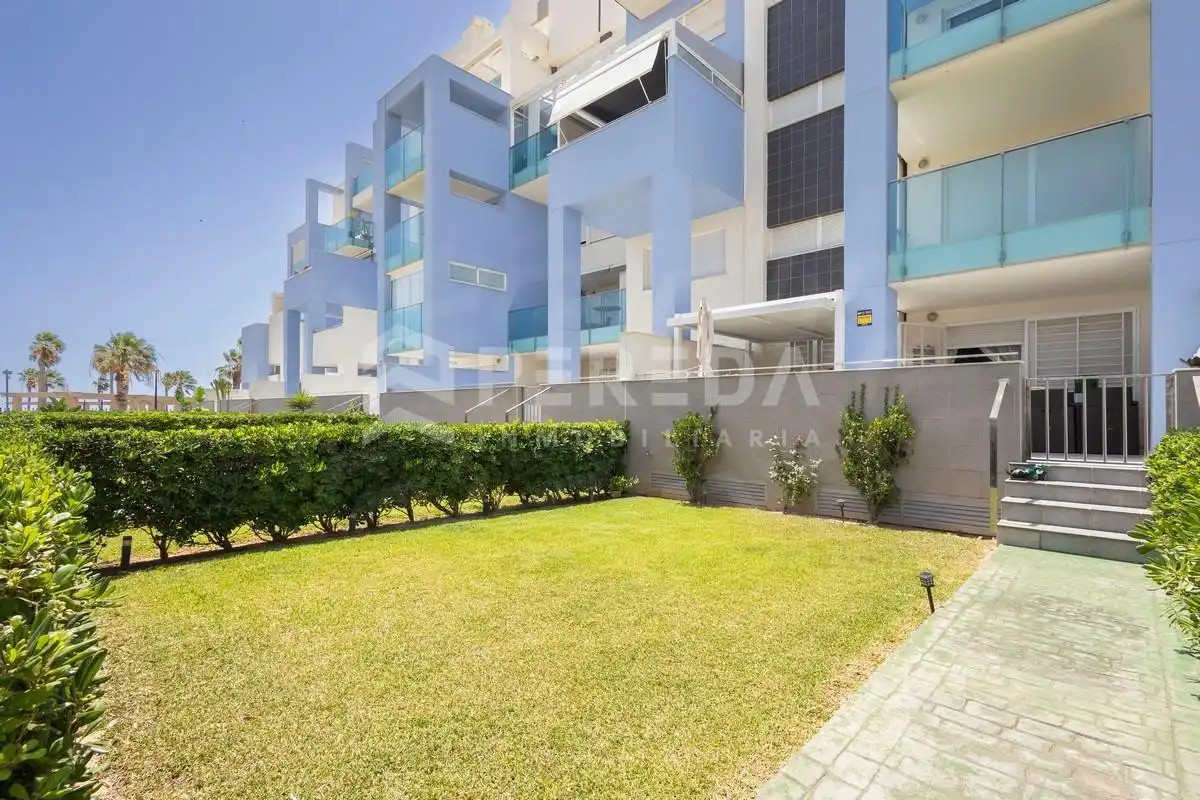 Exterior view of Ground floor for sale in Roquetas de Mar  with Air Conditioner, Private garden and Terrace