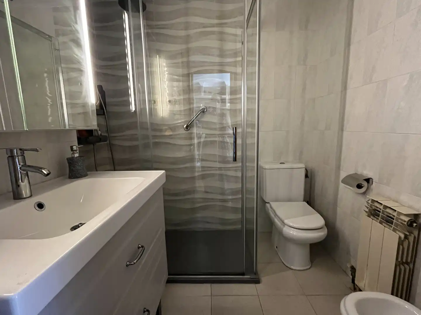 Baño de Piso en venta en Esparreguera con Calefacción