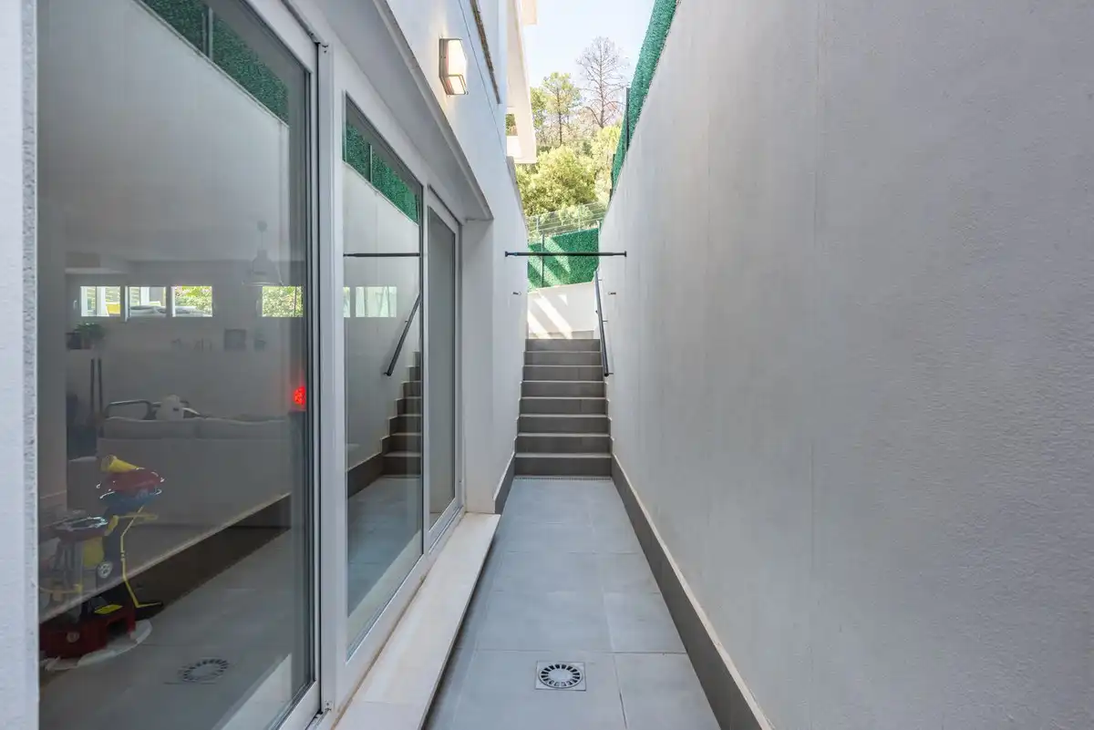 Piso de alquiler en Benahavís con Aire acondicionado, Terraza y Trastero