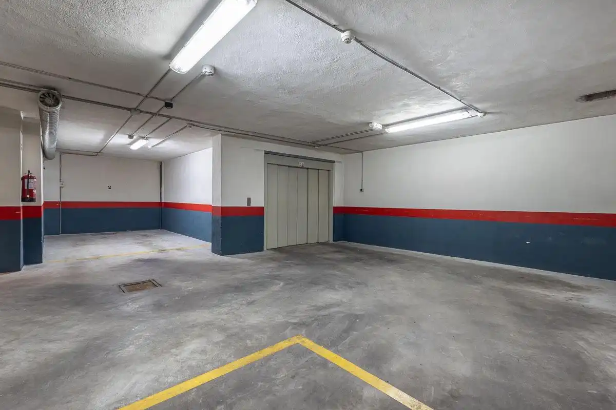 Parking of Duplexes for sale in Granada  with Air Conditioner, Heating and Terrace