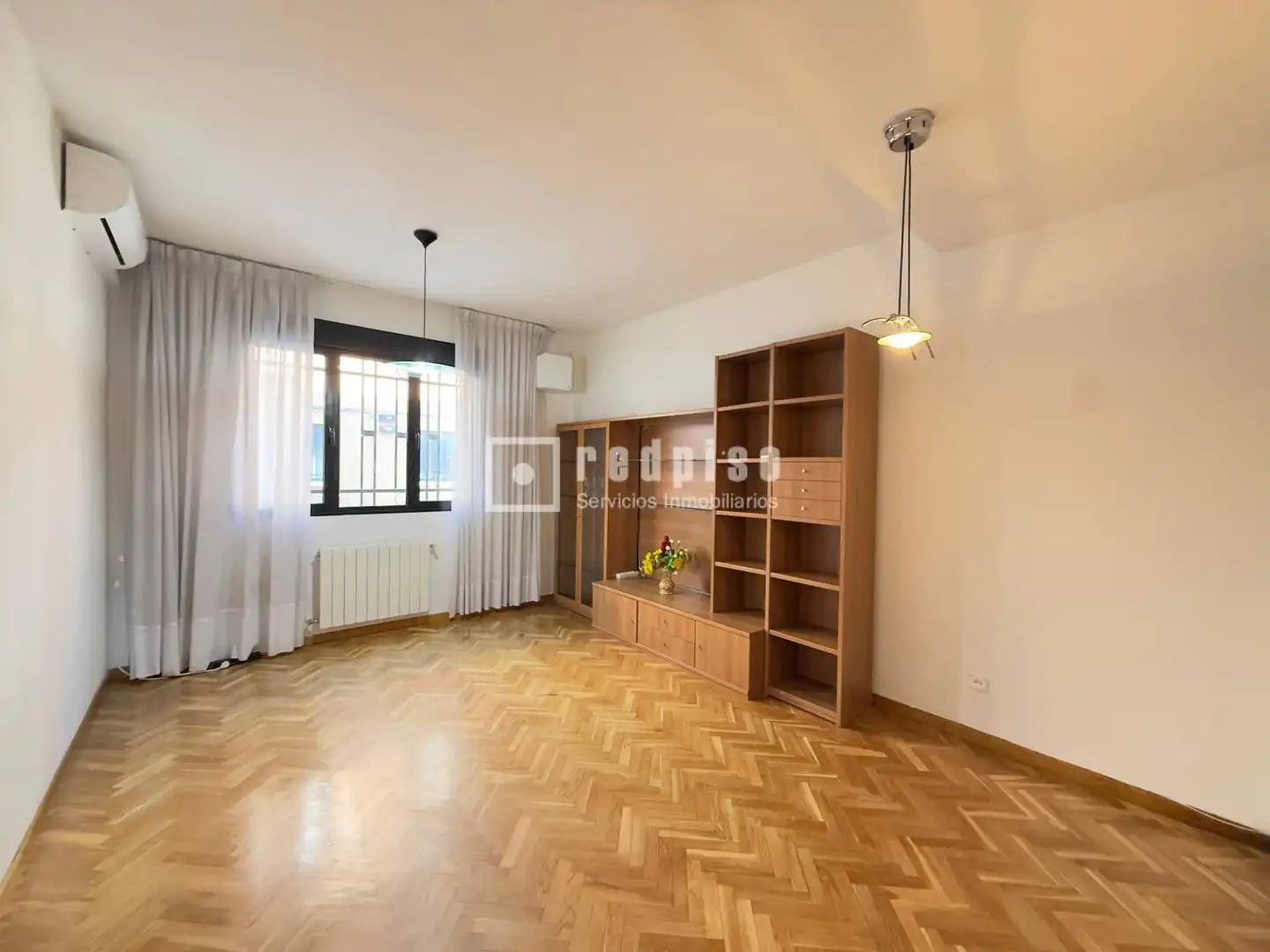 Bedroom of Flat for sale in Madrid  with Air Conditioner, Heating and Parquet flooring