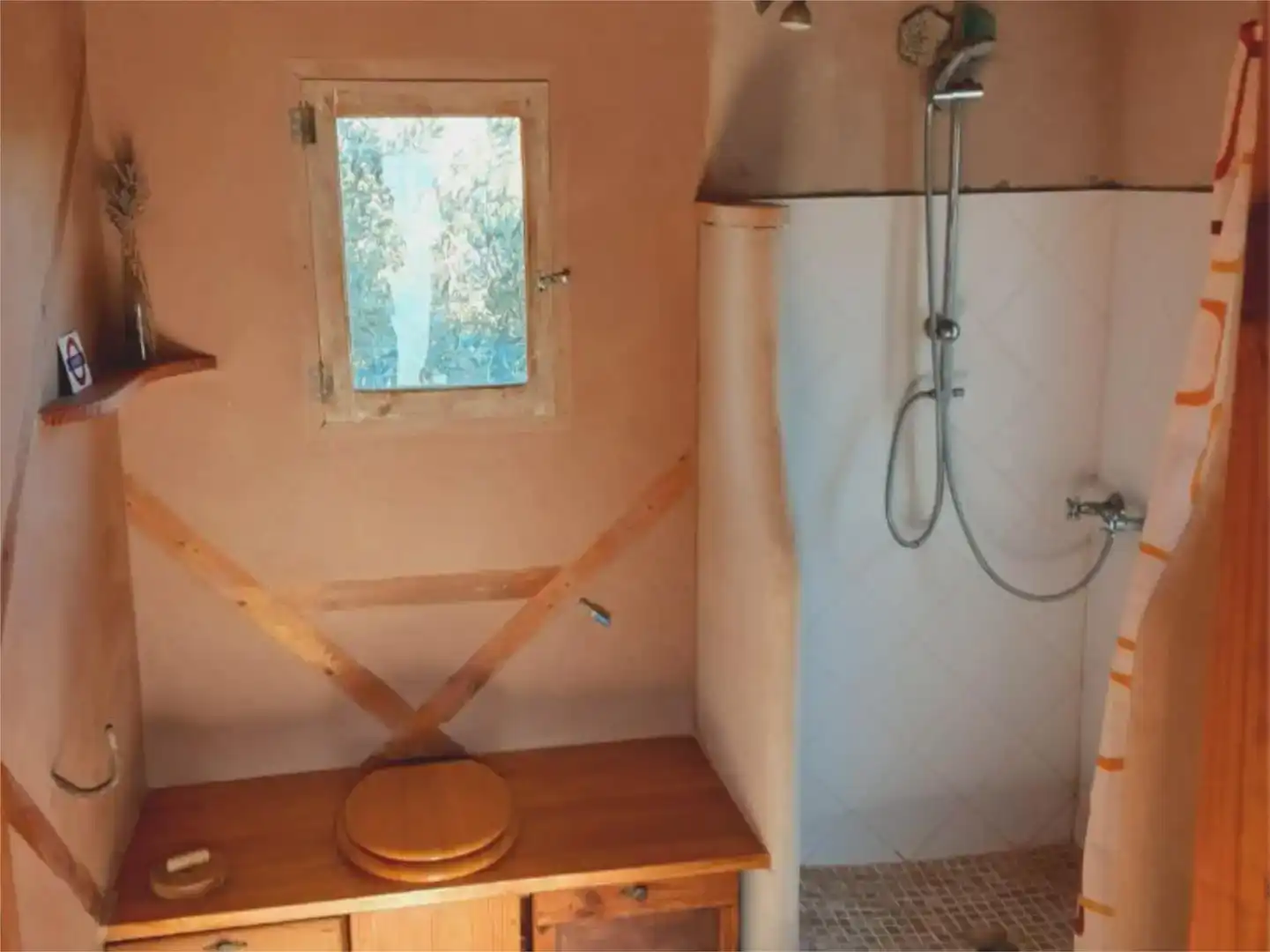 Badezimmer von Country house zum Verkauf in Caspe mit Schwimmbad und Balkon
