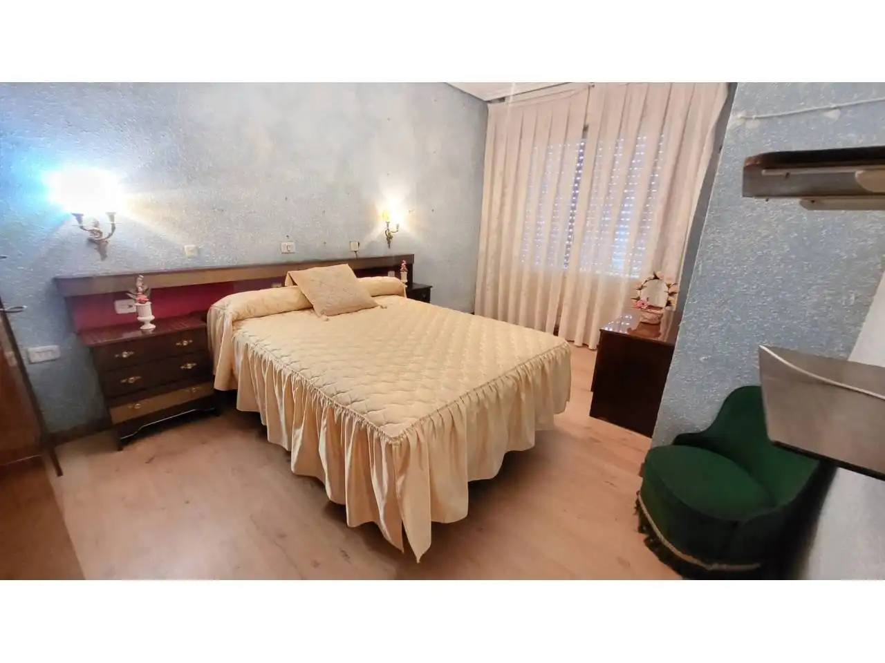 Schlafzimmer von Dachboden zum Verkauf in  Logroño mit Terrasse und Abstellraum