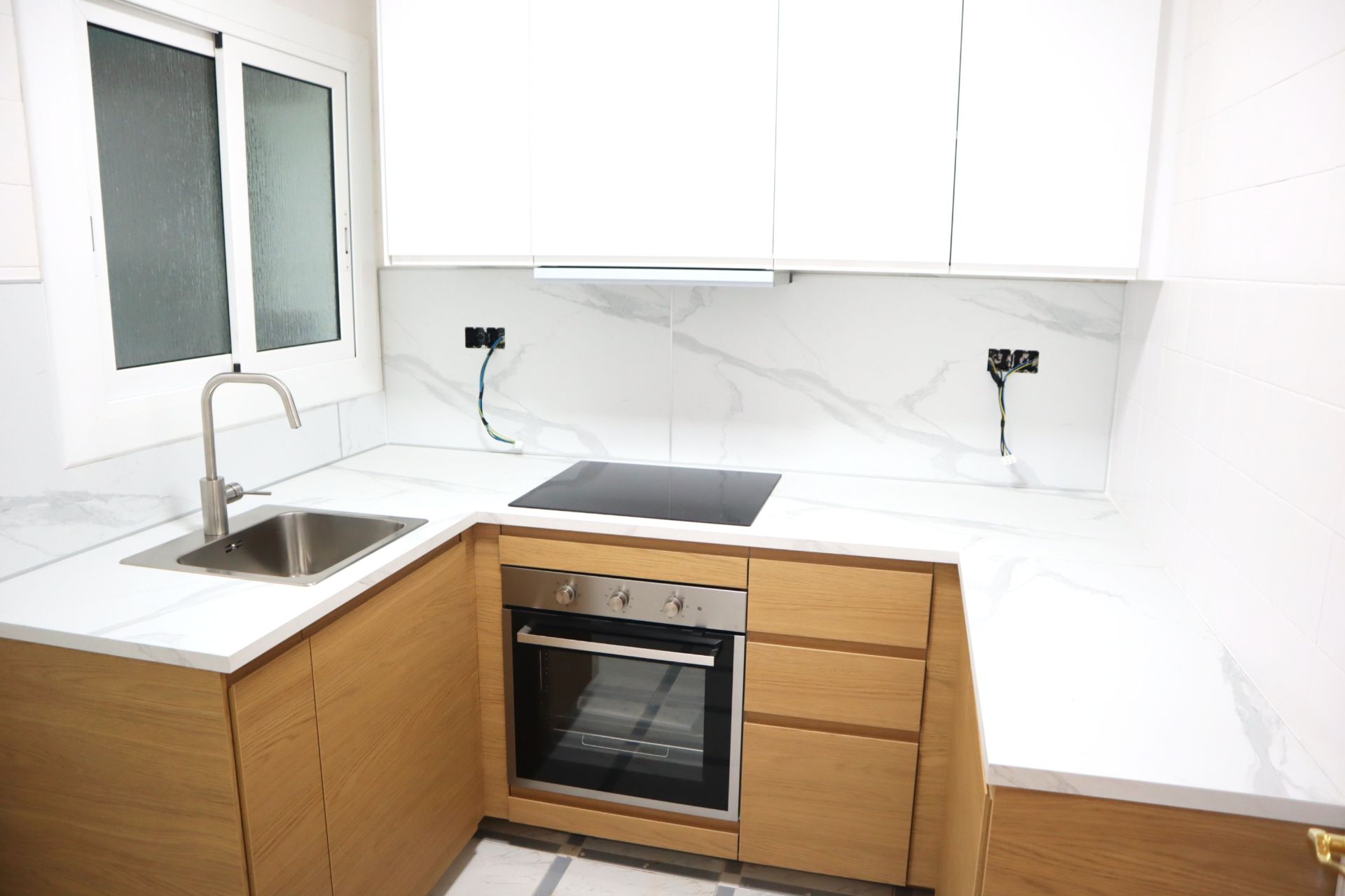 Kitchen of Flat for sale in Cerdanyola del Vallès  with Air Conditioner, Heating and Oven