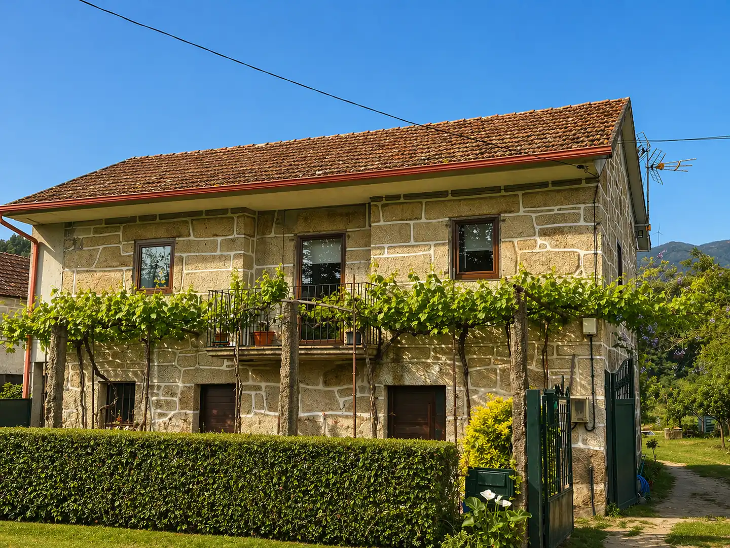 Vista exterior de Casa o chalet en venta en Arbo con Calefacción, Jardín privado y Amueblado