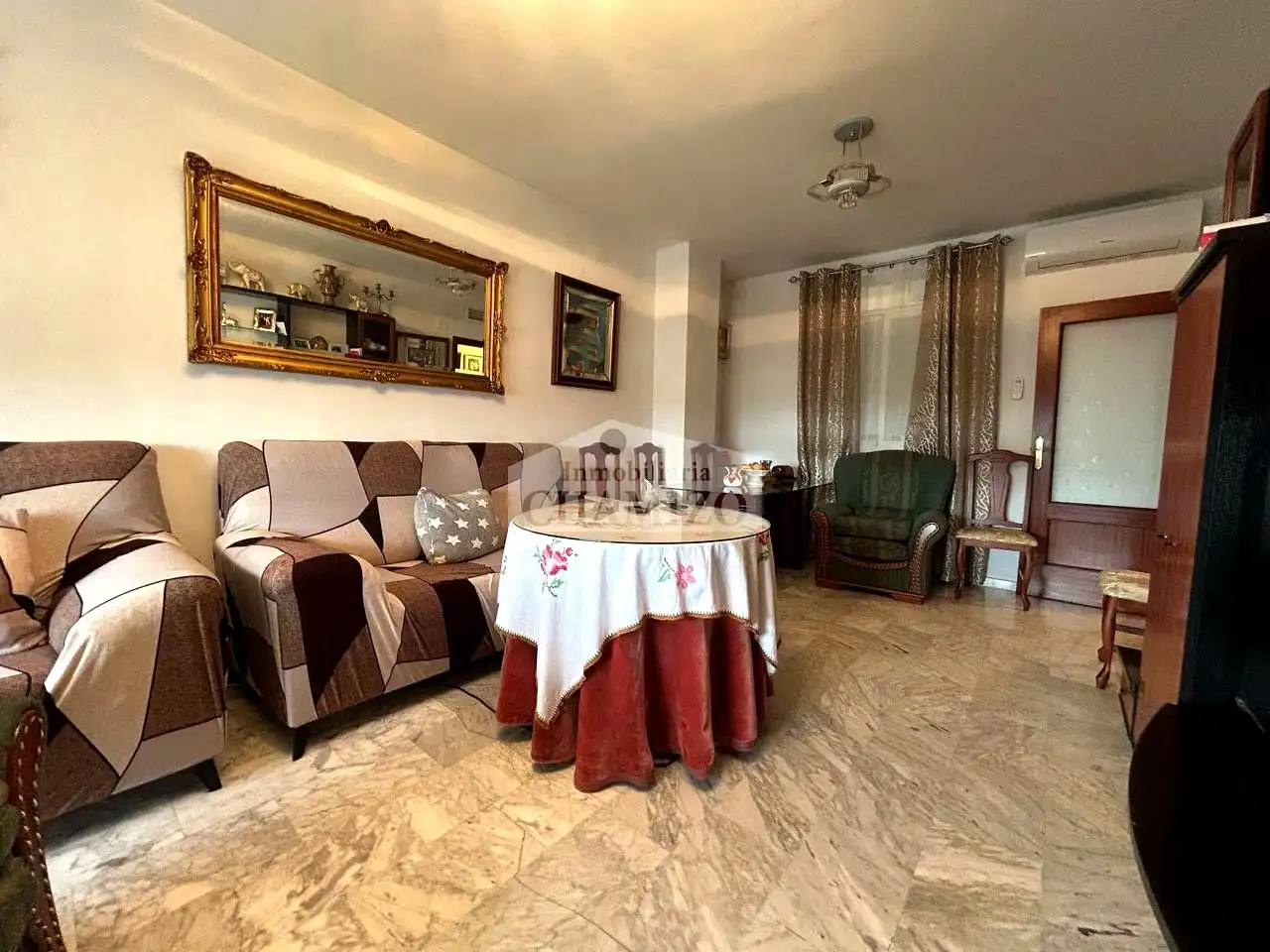 Piso con ascensor en venta en Calle San Francisco 43