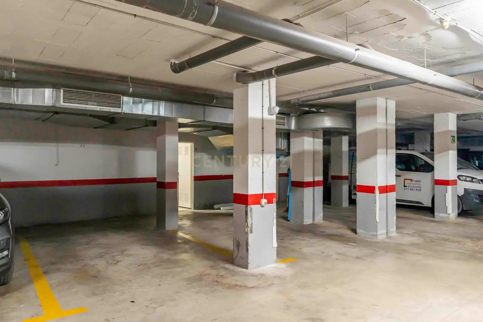 Parking of Flat for sale in Fuengirola  with Air Conditioner, Storage room and Swimming Pool