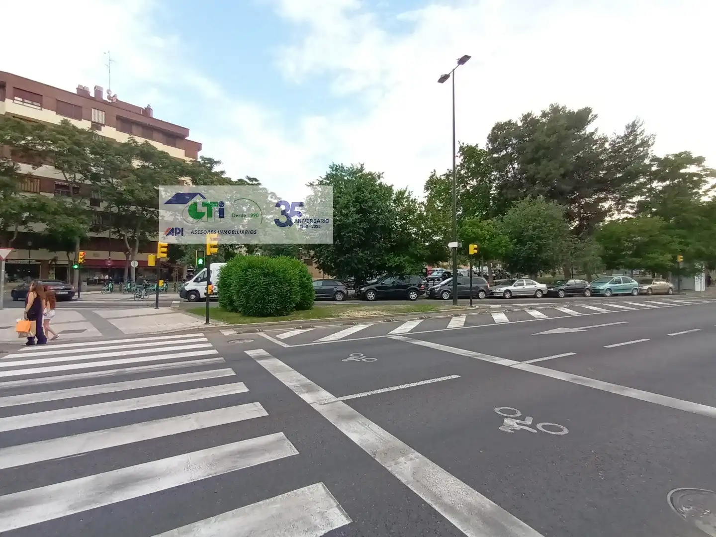 Außenansicht von Gebäude zum Verkauf in Zaragoza