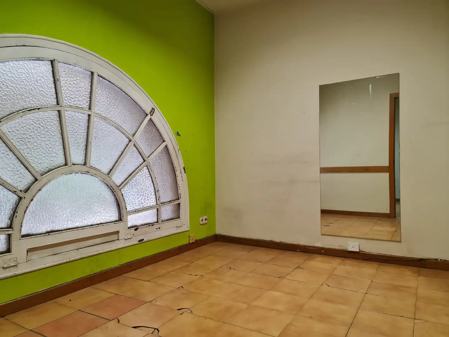 Business premises to rent in Olot, imagen 2